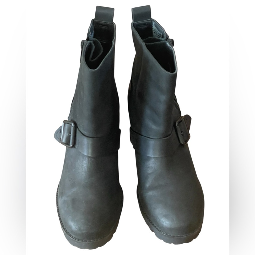 UGG “Fern” Moto waterproof buckle boots. Size 9 GUC - Picture 12 of 13